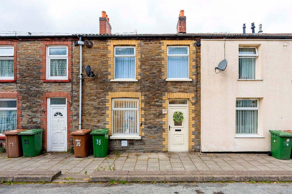 Property photo 1 of 37