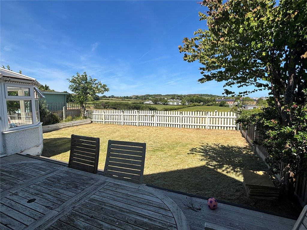 Property photo 2 of 21 Picture No. 27
