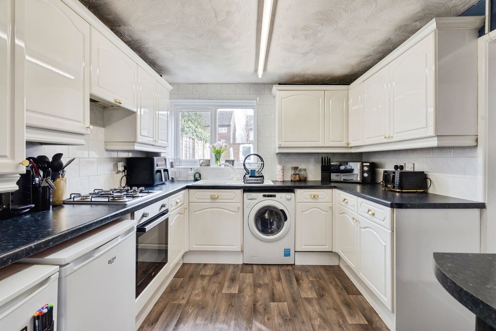 Property photo 3 of 24 Pbox-Img.Jpg