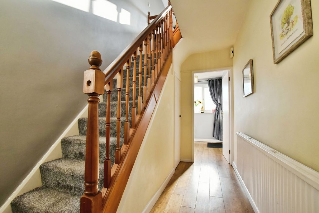 Property photo 2 of 14 Photo