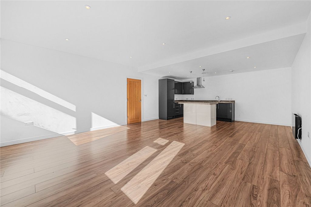 Property photo 3 of 13 Picture No. 31