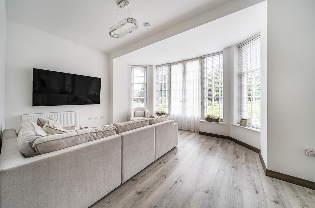 Property photo 2 of 24 1355842-14-68cc36...
