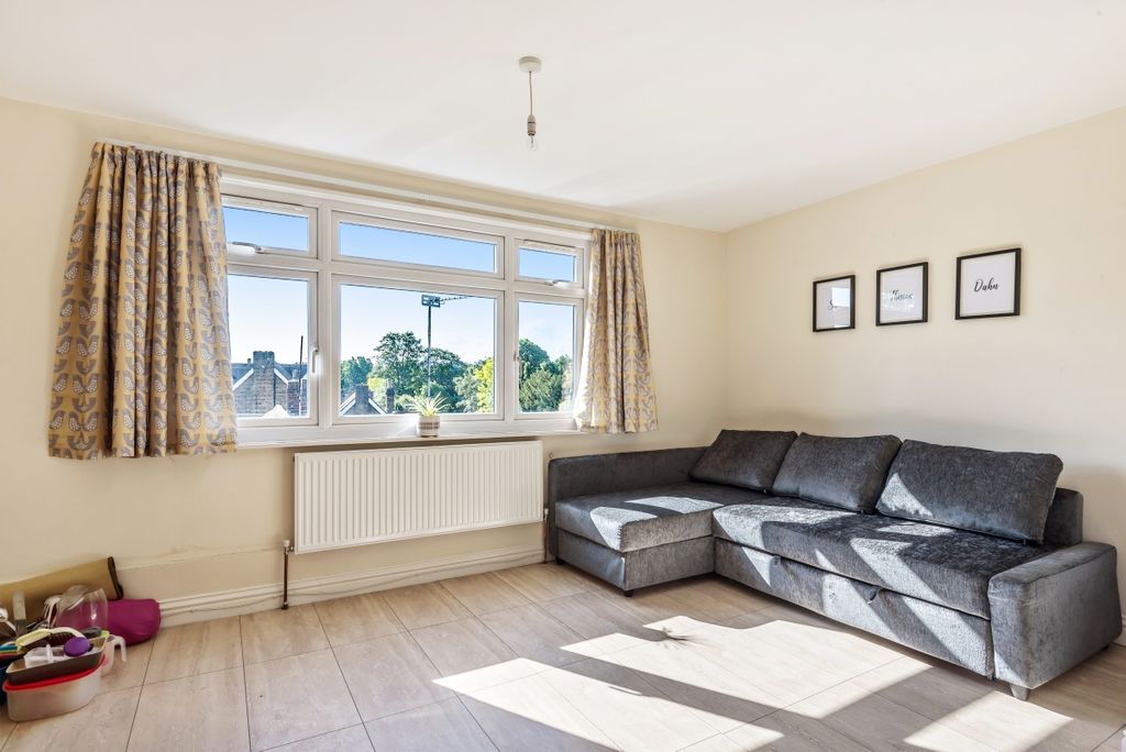 Property photo 2 of 7 490034 (2)