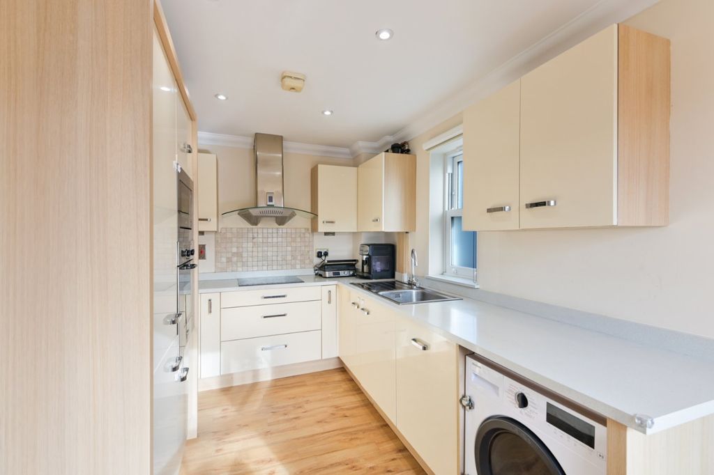 Property photo 3 of 12 Picture No. 02