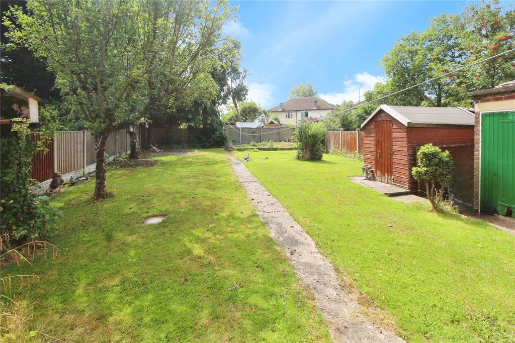 Property photo 3 of 12 Gardens