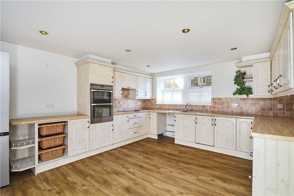 Property photo 2 of 15 Kitchen