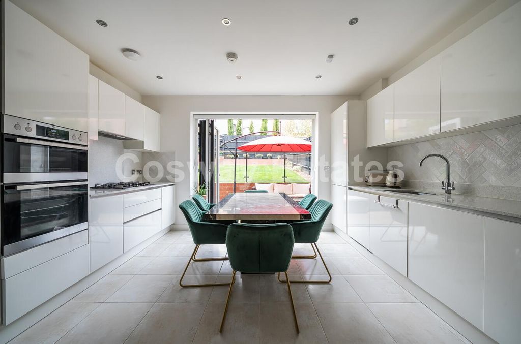 Property photo 3 of 21 5E13F43c-c3c7-43Fa-A903-79d7d1E4356c.Jpg