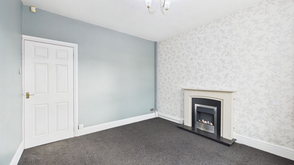 Property photo 2 of 9 1710043