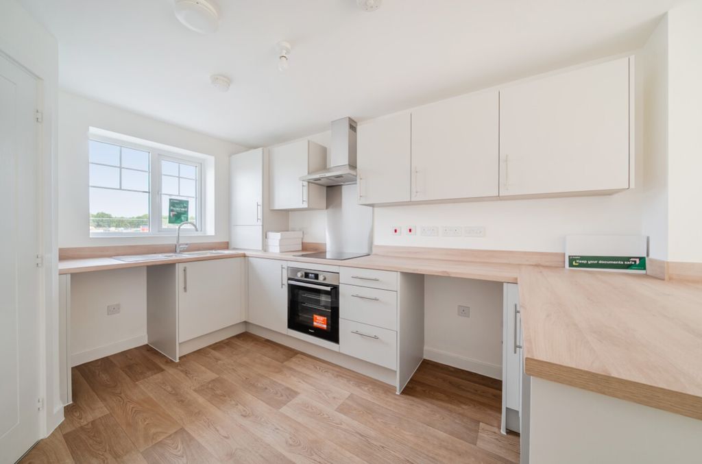 Property photo 2 of 15 1492438-4-6A5600752B221