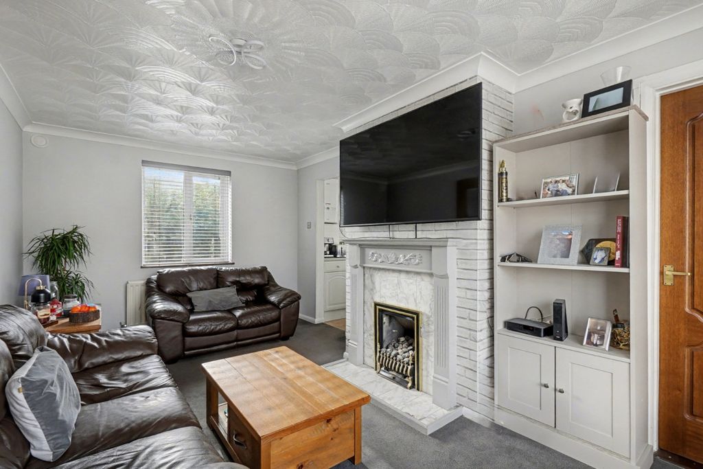 Property photo 2 of 7 4568787