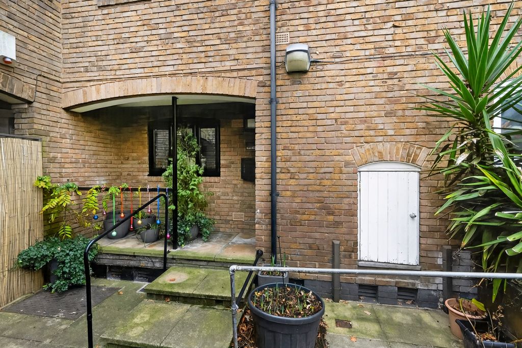 Property photo 1 of 26