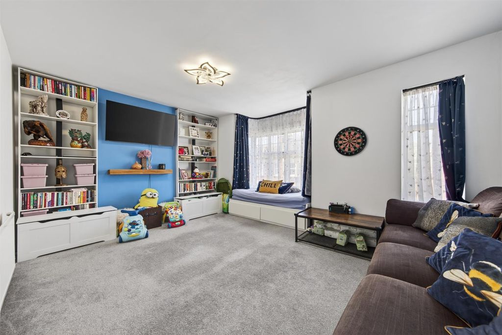 Property photo 3 of 20 Flat3-65Fosterhillrdweb18.Jpg