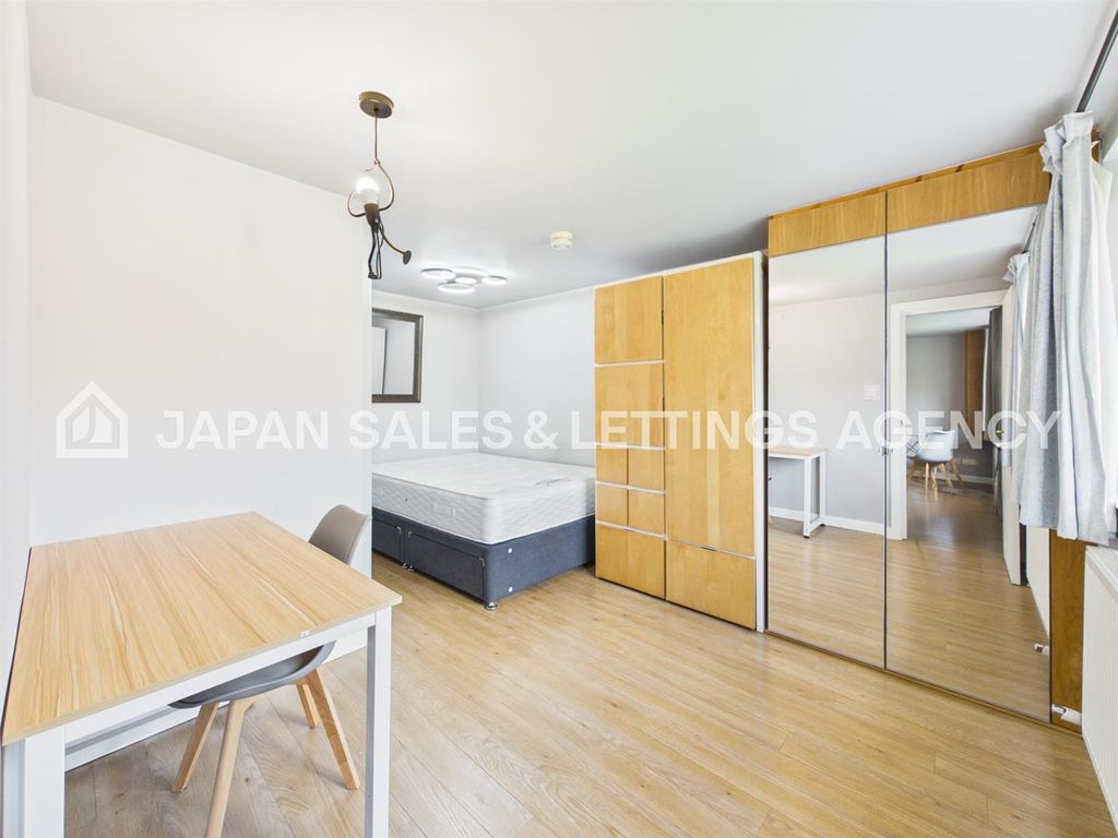 Property photo 3 of 4 Cam04401G0-Pr0137-Still004.Jpg
