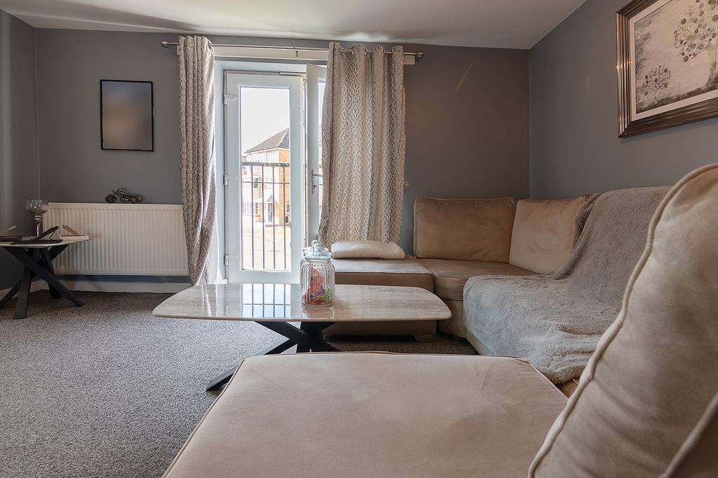 Property photo 2 of 29