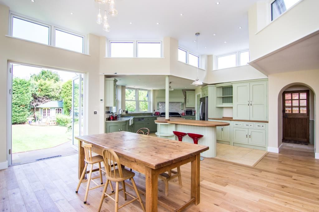 Property photo 3 of 10 Conservatory