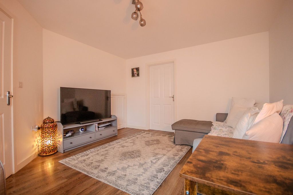 Property photo 3 of 21