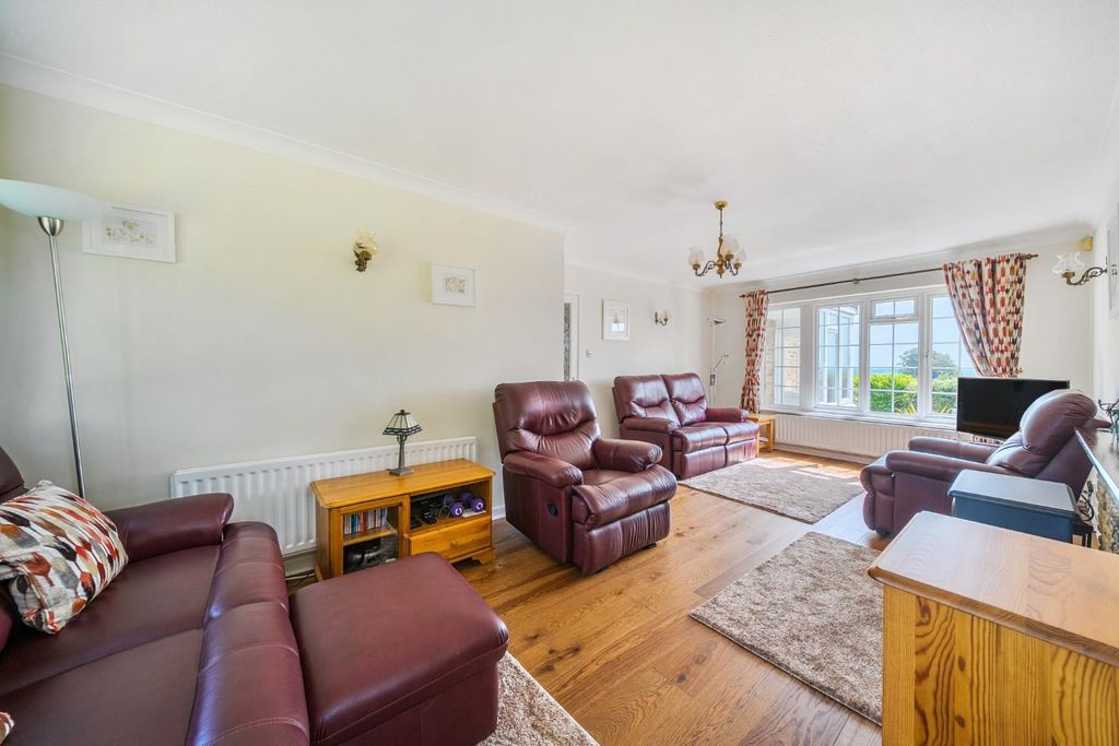 Property photo 3 of 15 1467954-20-6A1830609c3c3.Jpg