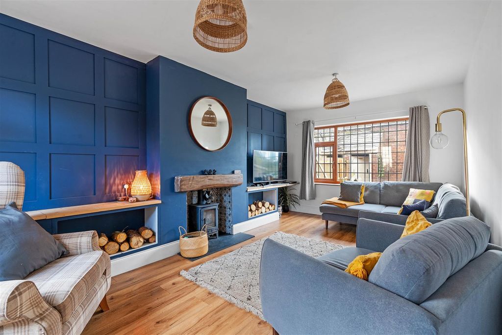 Property photo 3 of 20 Lounge 1.1.Jpg