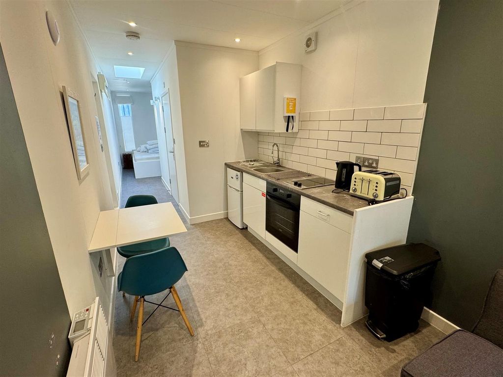 Property photo 3 of 9 12 Drydock Kitchen