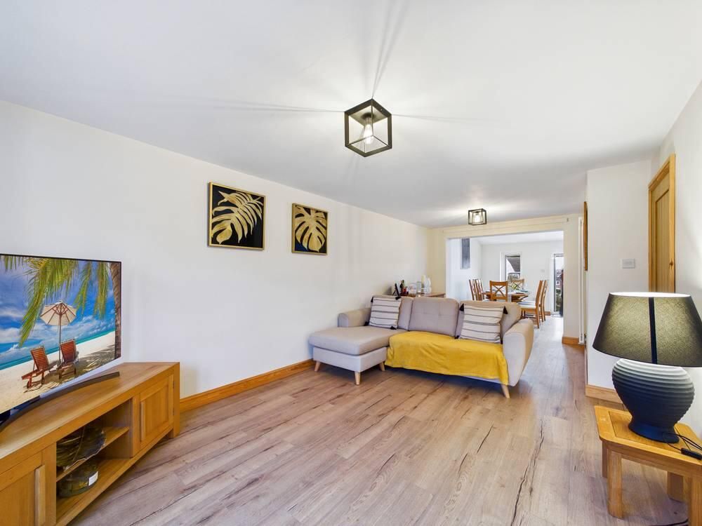 Property photo 3 of 19 Living Room