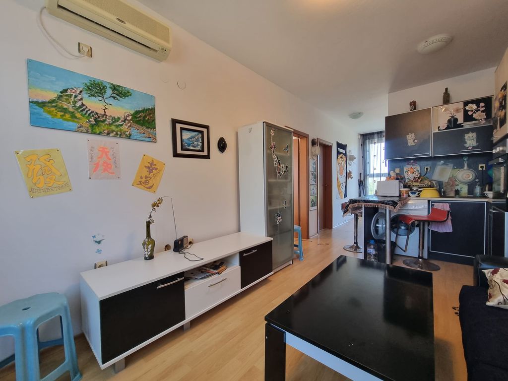 Property photo 2 of 22