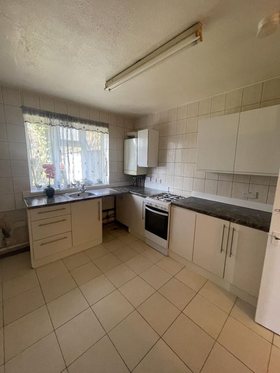 Property photo 1 of 11 2 Bedroom Flat For Rent