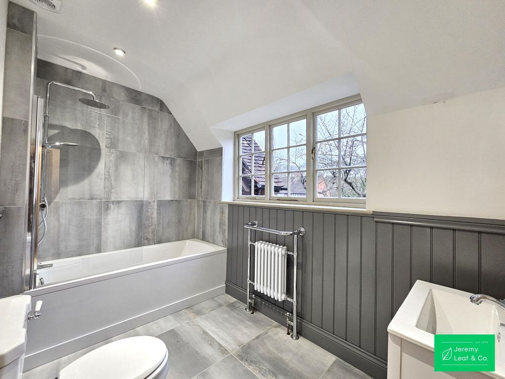 Property photo 3 of 8 Bathroom