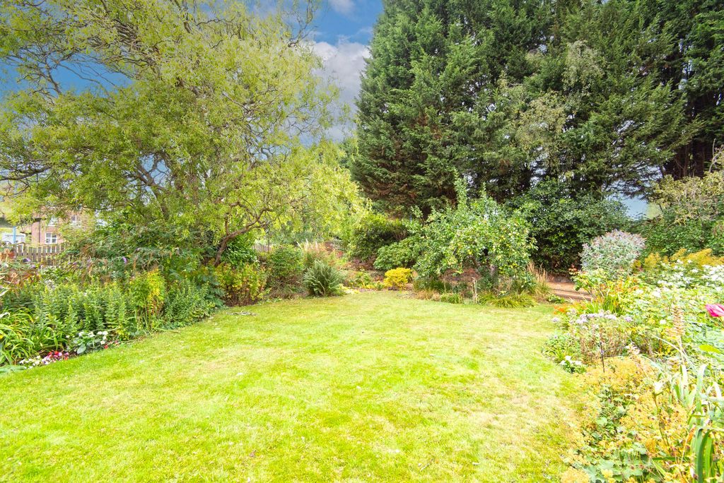 Property photo 2 of 34