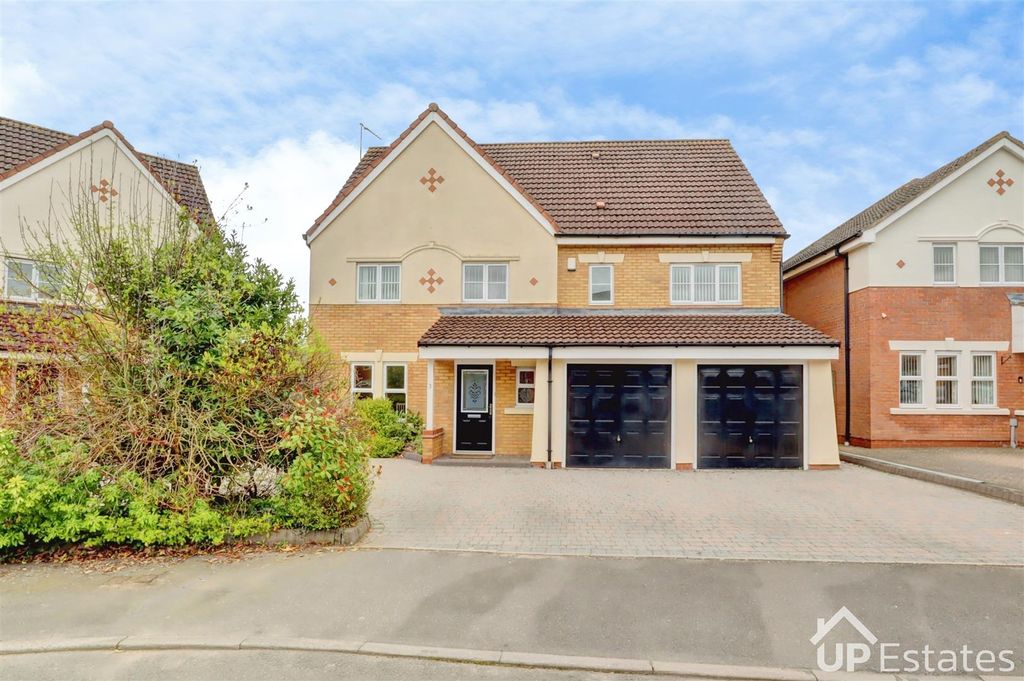 Property photo 1 of 24 Front Aspect