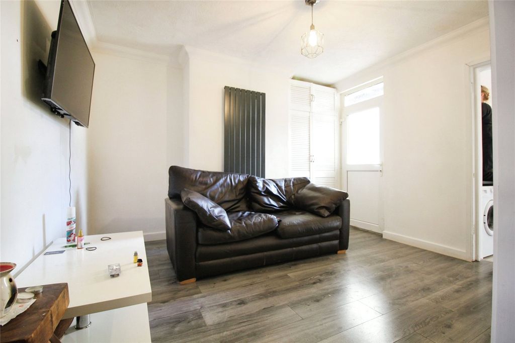 Property photo 3 of 10 Picture No. 18
