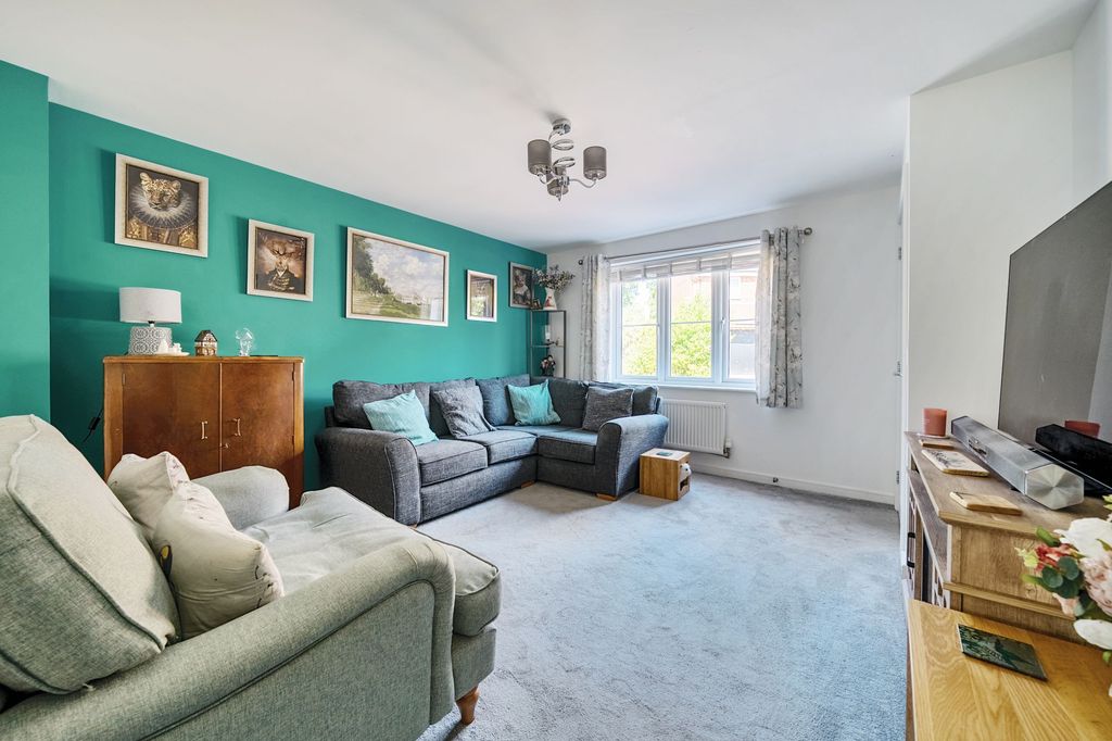 Property photo 2 of 24