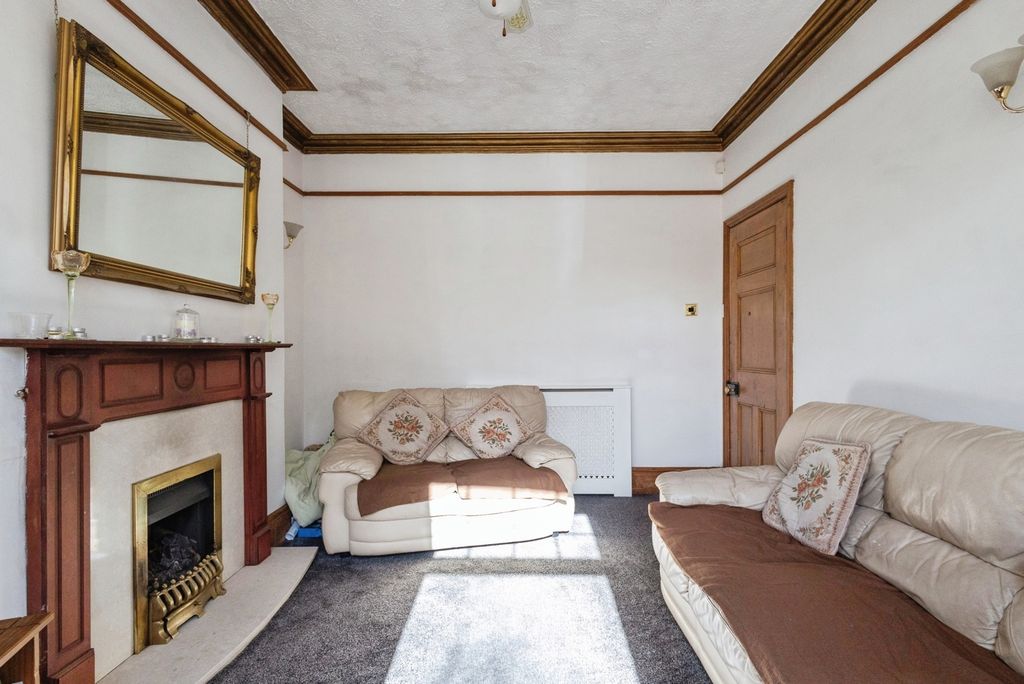 Property photo 3 of 24 Pbox-Img.Jpg