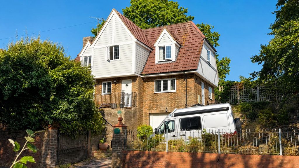 Property photo 1 of 34