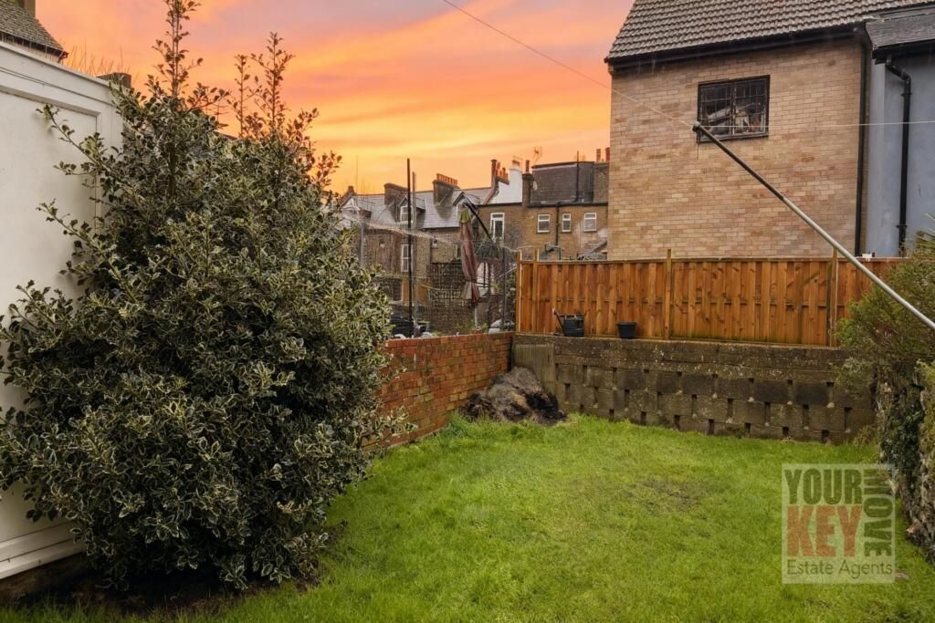 Property photo 2 of 20