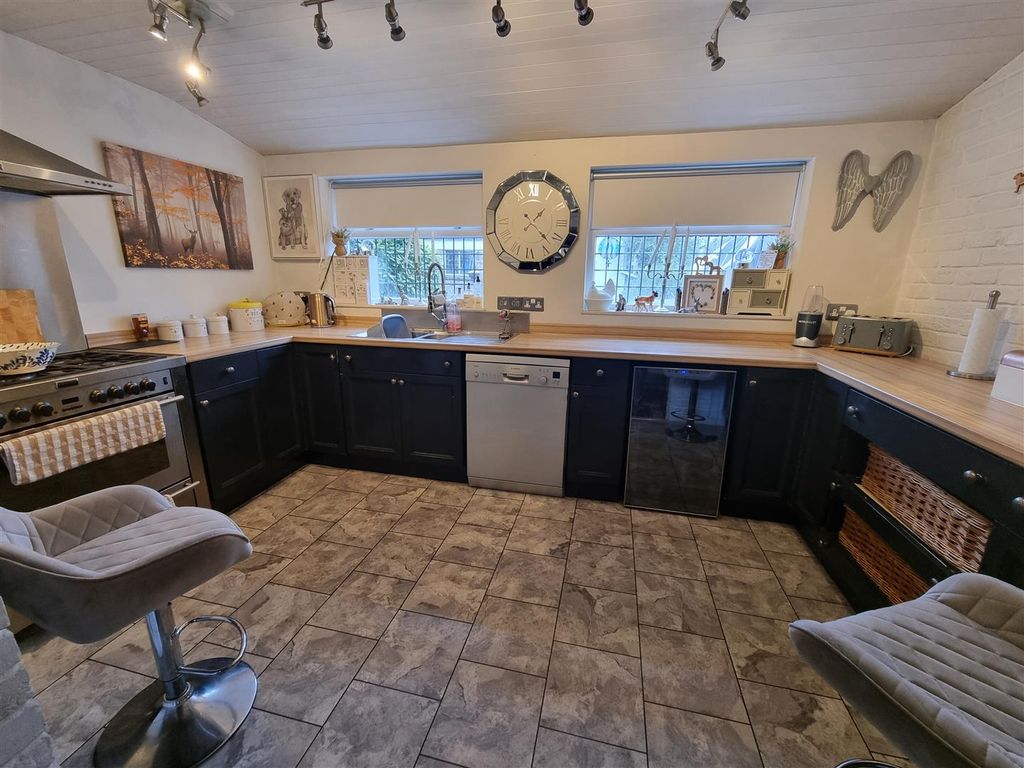 Property photo 1 of 16 Kitchen