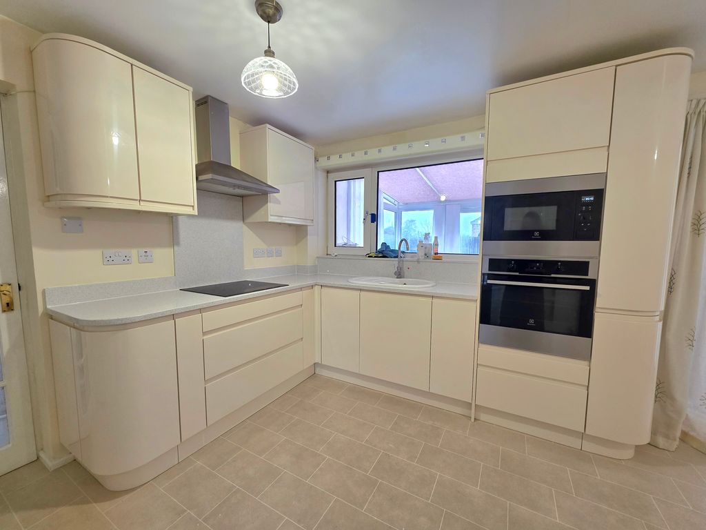 Property photo 2 of 14 Image