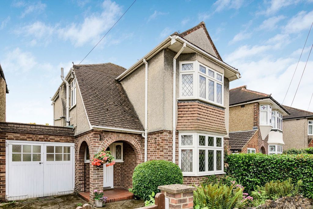 Property photo 1 of 32