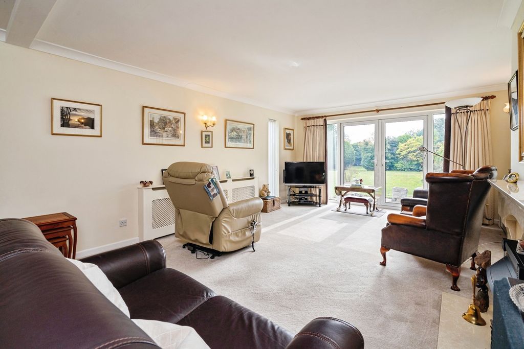 Property photo 2 of 19 Photo