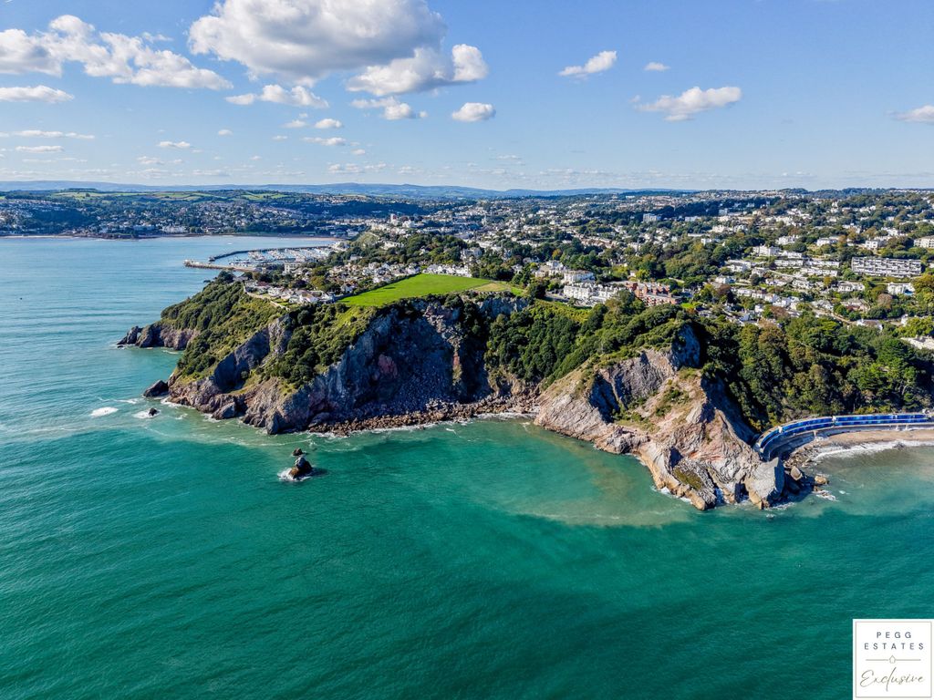 Property photo 3 of 49