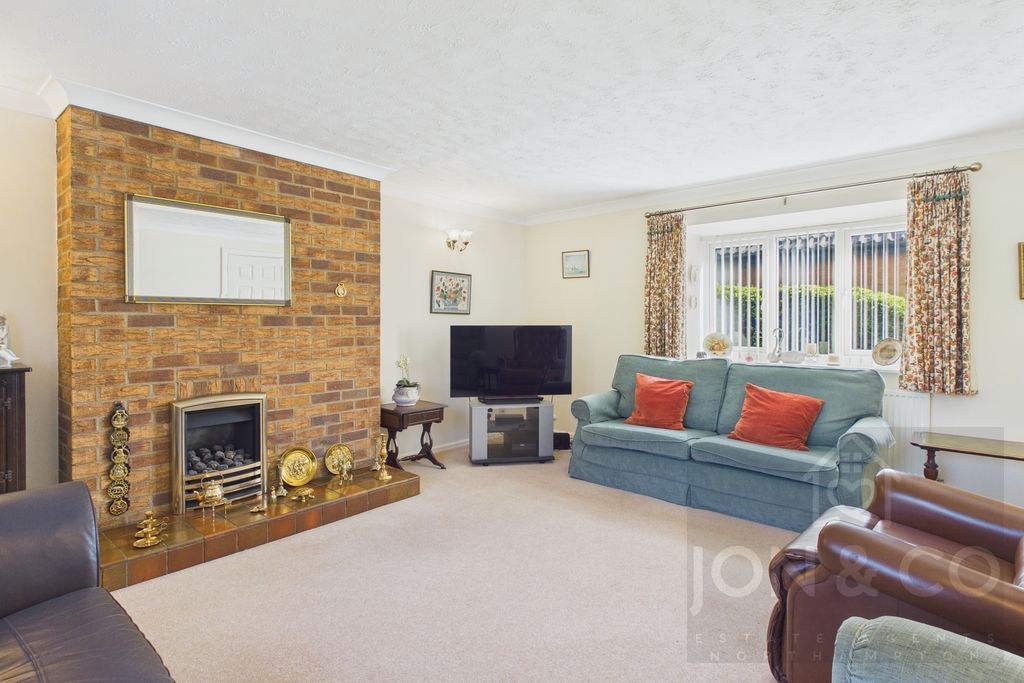 Property photo 3 of 19