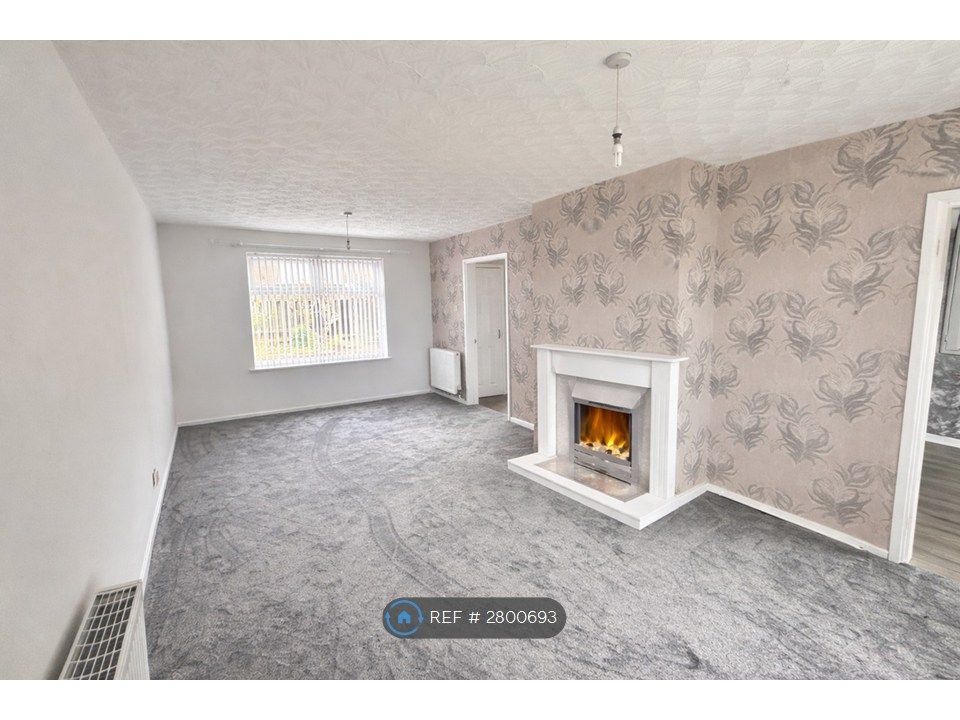 Property photo 1 of 13 Living Room