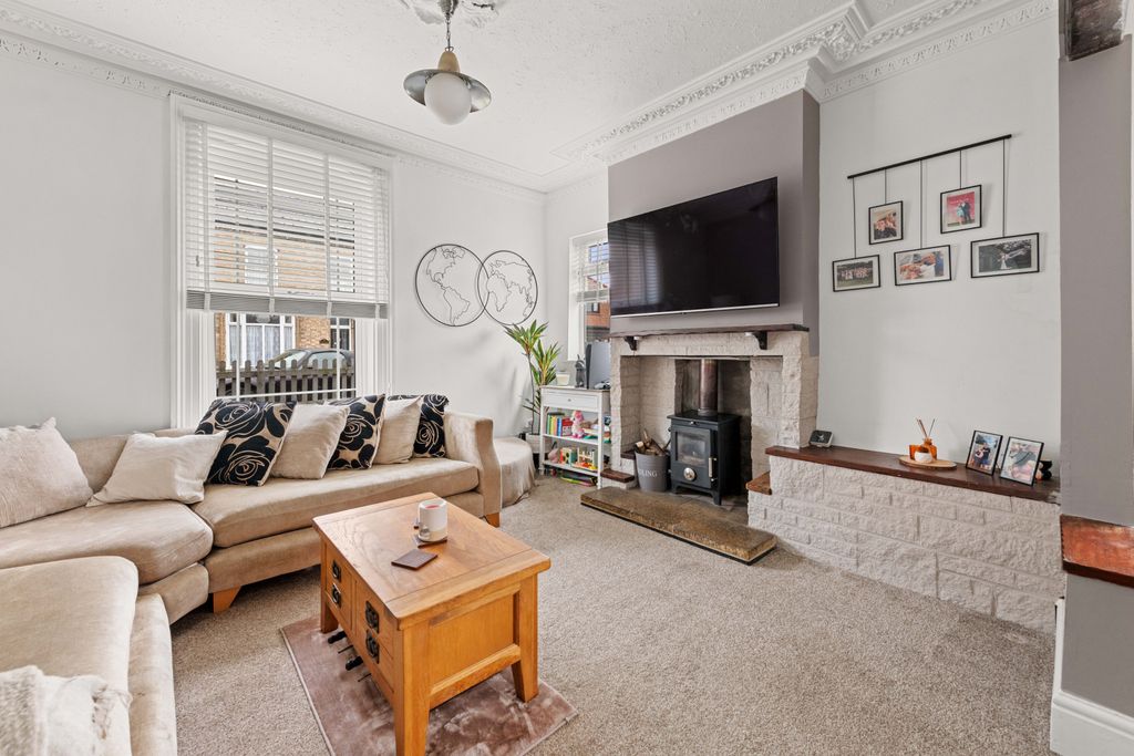 Property photo 3 of 35