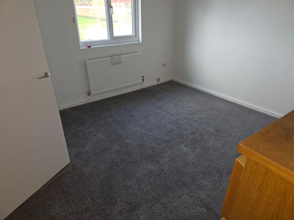 Property photo 3 of 19 Gainsborough 19.Jpeg