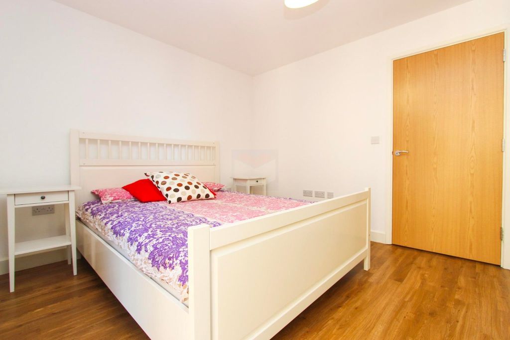 Property photo 3 of 7 Photo5