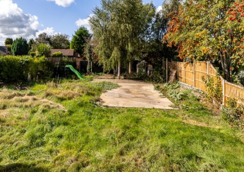 Property photo 1 of 2