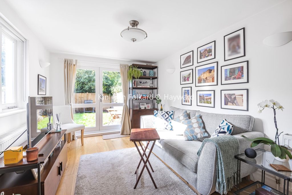 Property photo 2 of 11 4A9E6455-Bc35-4571-8