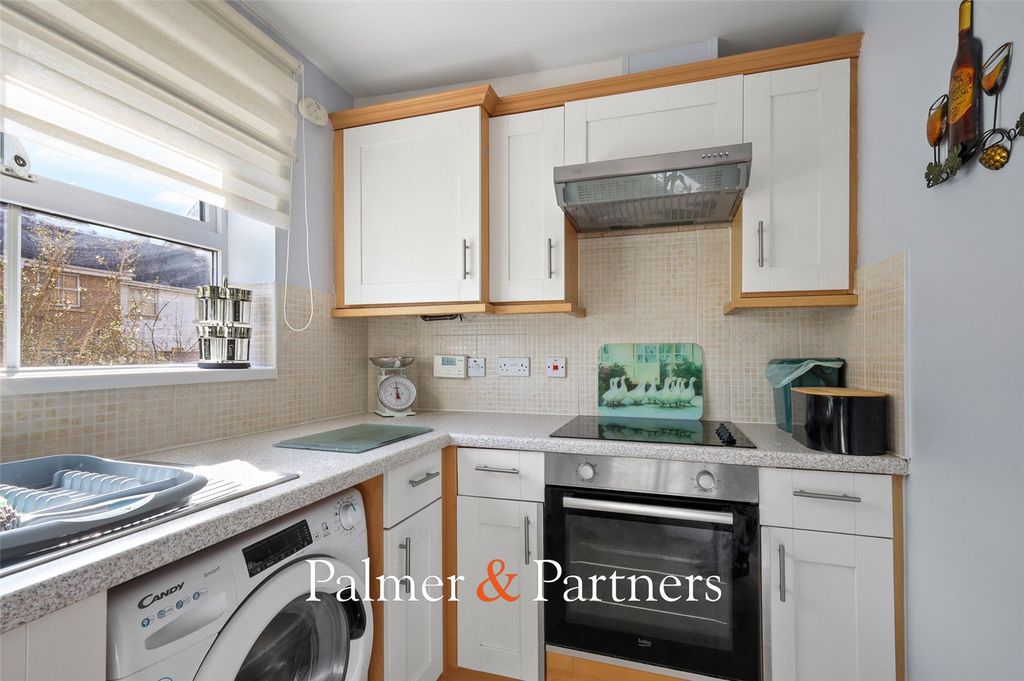 Property photo 3 of 17 Picture No. 12