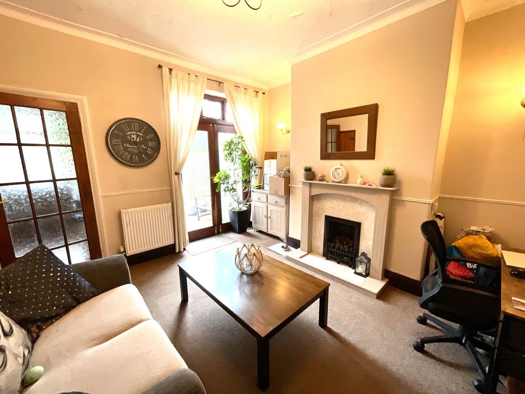 Property photo 2 of 9