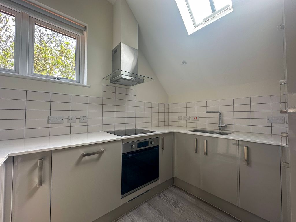 Property photo 3 of 18 Kitchen