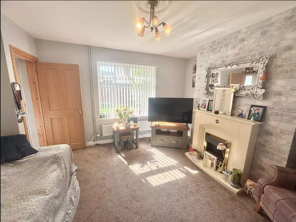 Property photo 2 of 20